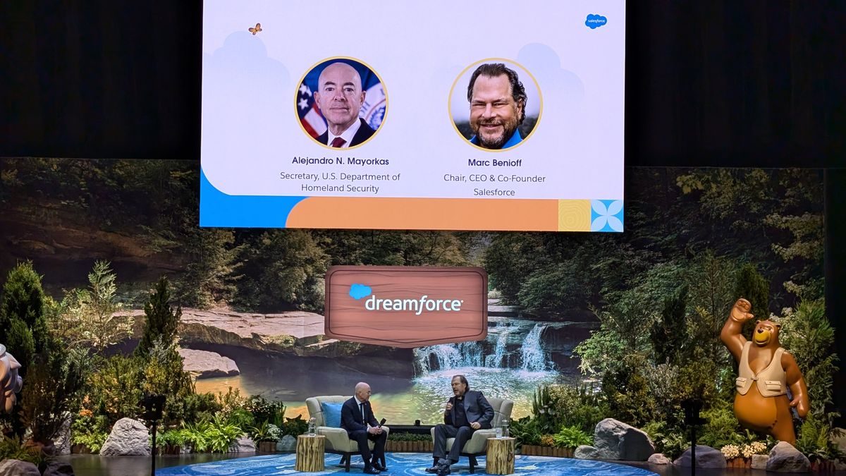 AI とサイバーセキュリティ: Alejandro Mayorkas 元長官と Marc Benioff